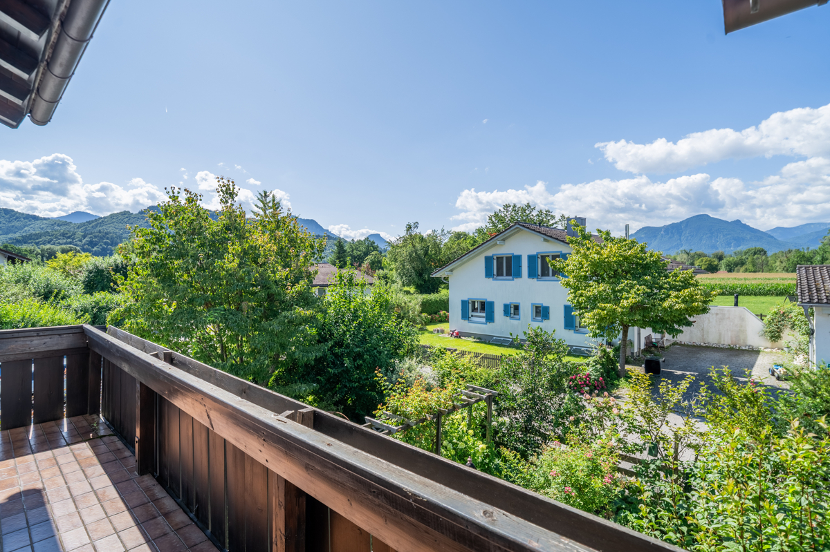 Balkon mit Bergblick