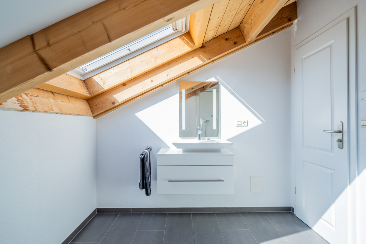 Haus B DG Bad mit Dusche Haus B DG Bad mit Dusche