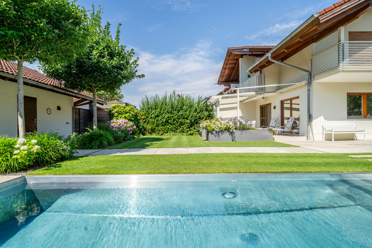 Gartenidyll mit Pool