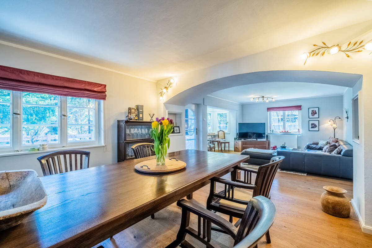 Offener Wohn- und Essbereich