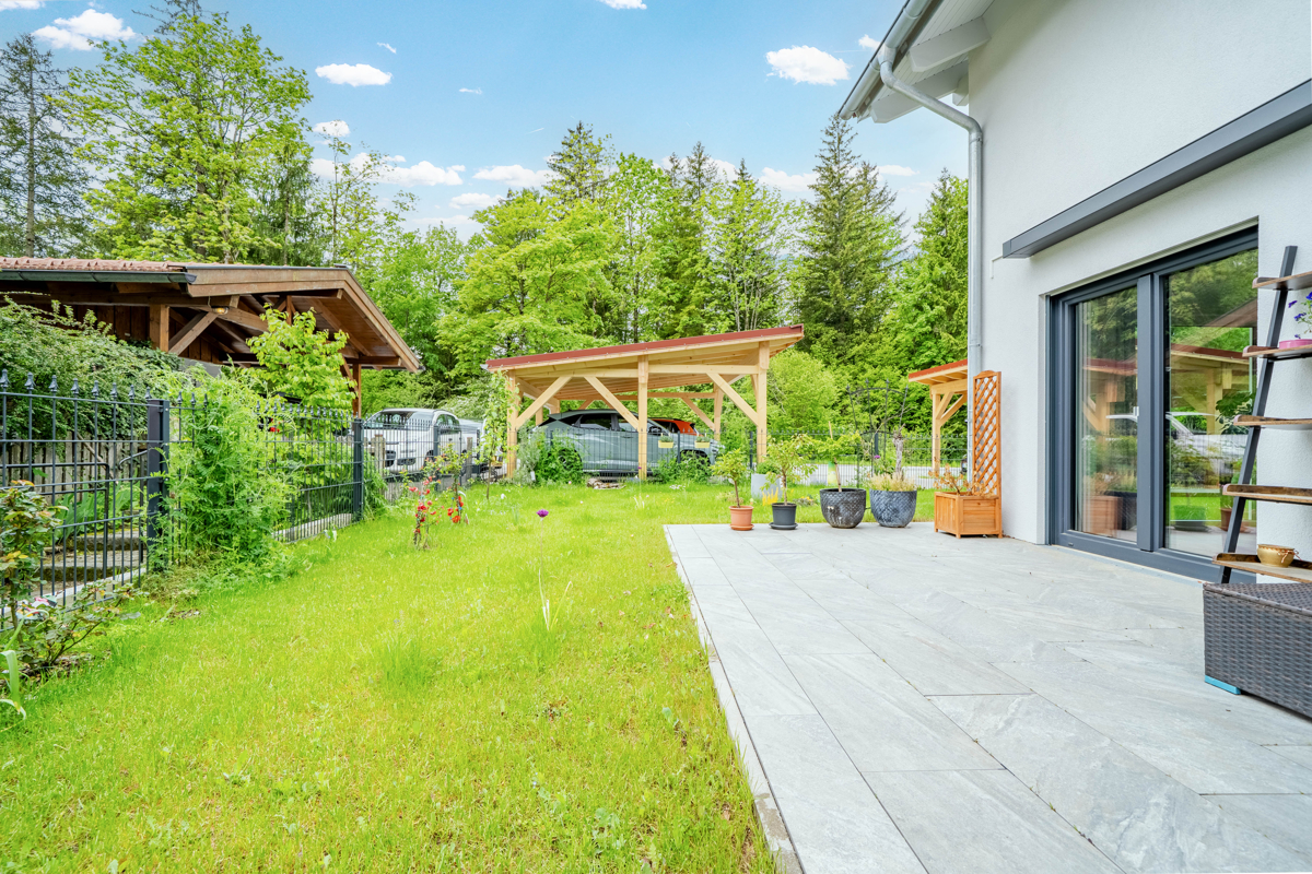 Großzügiger Terrassenbereich