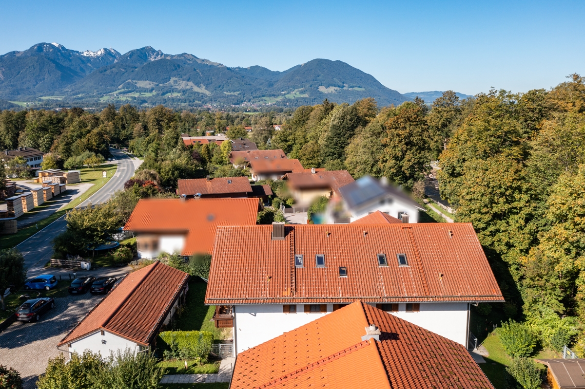 Traumhafte Aussicht auf die umliegende Berglandschaft Traumhafte Aussicht auf die umliegende Berglandschaft