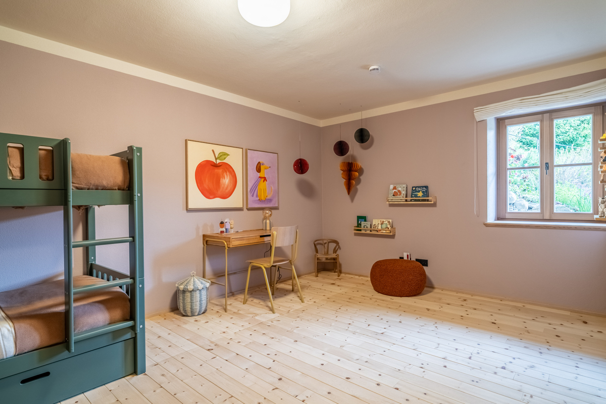 Kinderzimmer / Büro Kinderzimmer / Büro
