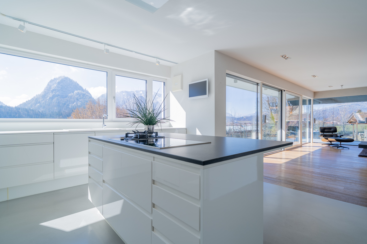 Hochwertige Küche mit edlen Materialien