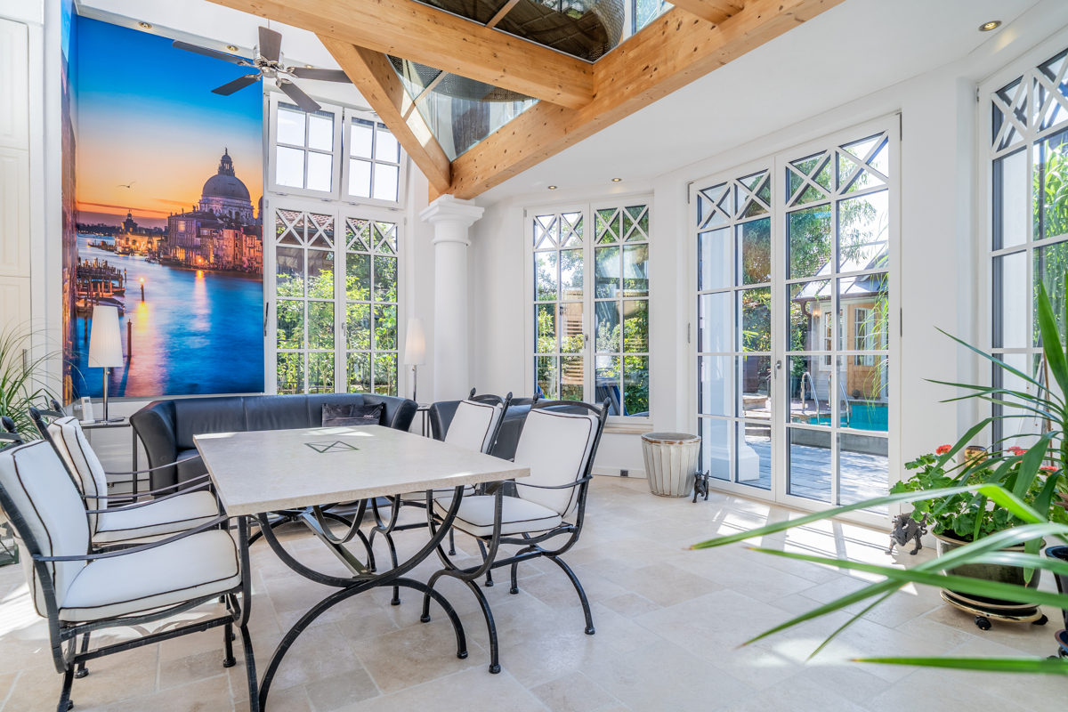 Lichterfüllter Wintergarten