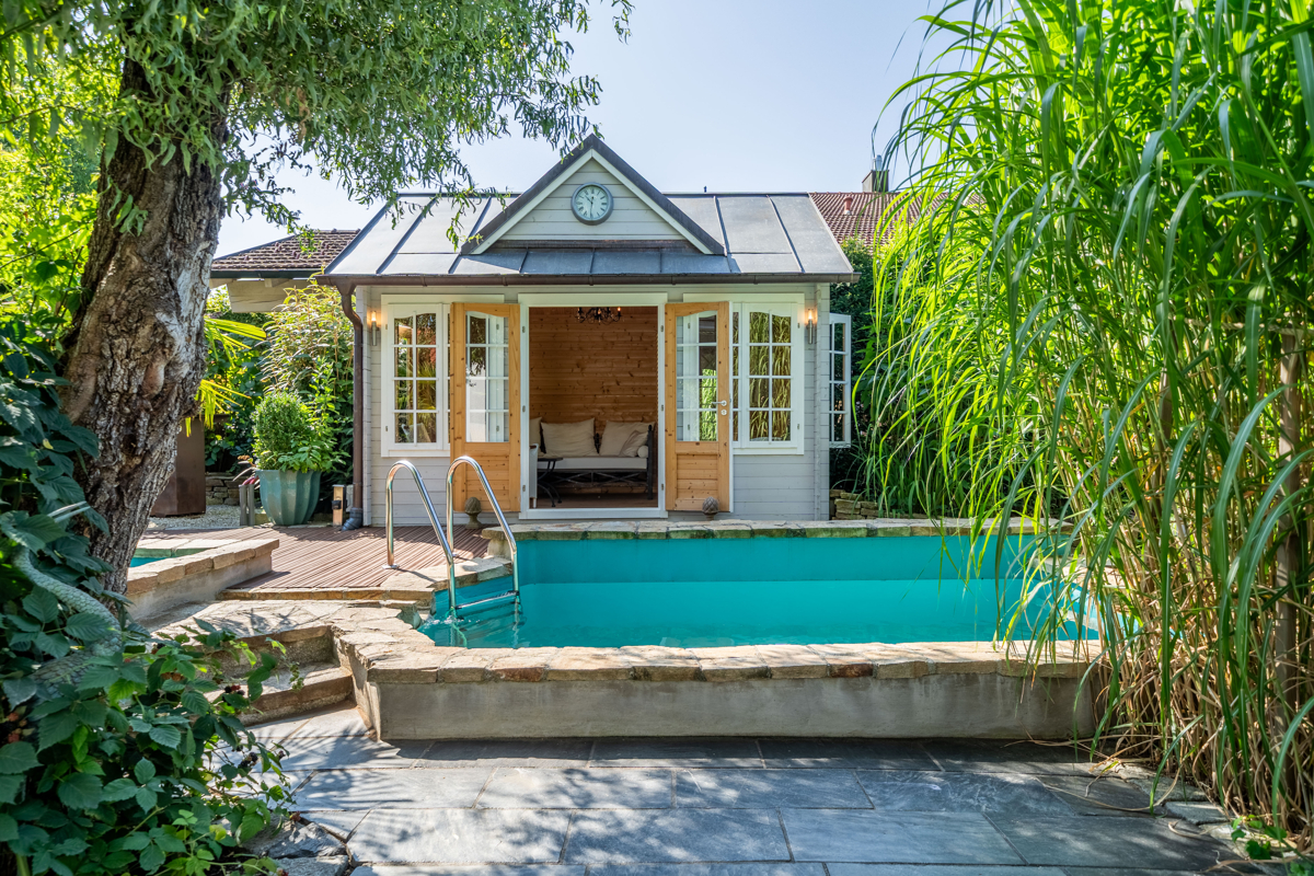 Gartenhaus und Pool