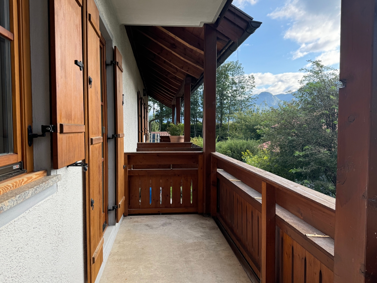 Balkon mit Ausblick in die umliegende Natur (1. OG)