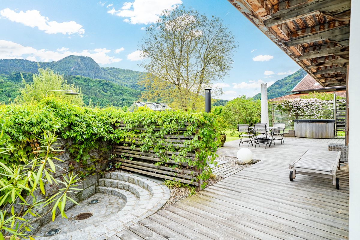 Terrassenbereich mit Panoramablick Terrassenbereich mit Panoramablick