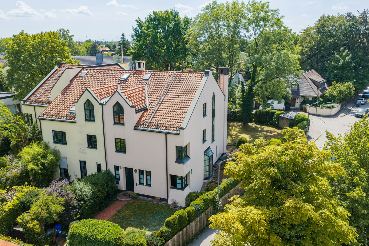 Großzügiges Grundstück Großzügiges Grundstück