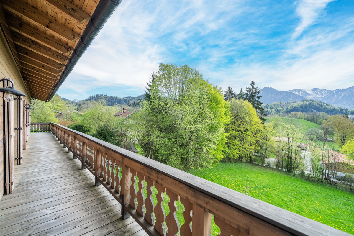 Umlaufender Balkon Eingangsebene Umlaufender Balkon Eingangsebene